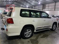 تۆیۆتا لاند کروزەر